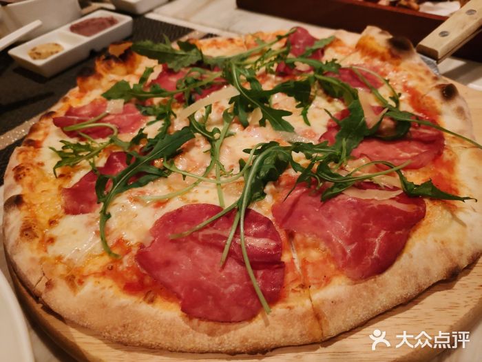 郑州希尔顿酒店·阿米奇意大利餐厅帕尔玛火腿比萨图片