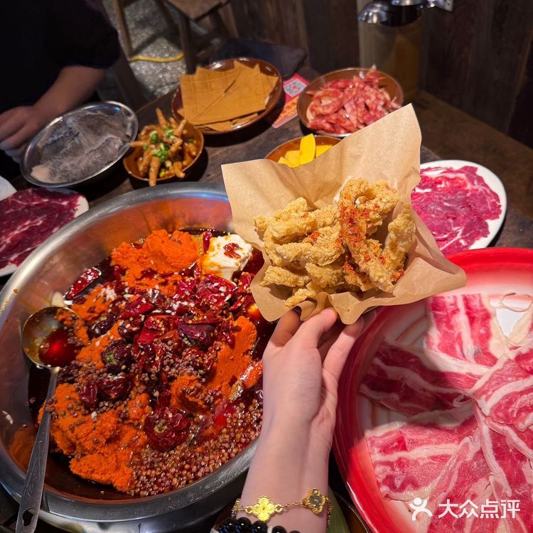 [色]来重庆第一顿吃本地人推荐的董眼镜火锅！