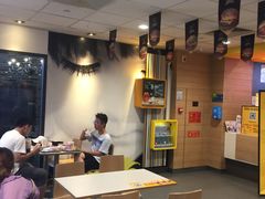 -麦当劳(世界城广场店)