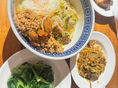 辣肉面加雪菜和毛豆-沪西老弄堂面馆(定西路店)