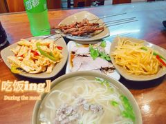 -亮亮面馆(经六路店)