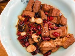 三杯臭豆腐-江南驿·二十余年创意杭帮味(良渚玉鸟集店)