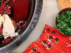 -黄潇洒老火锅(九眼桥宏济巷店)