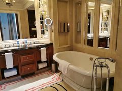 -广州富力丽思卡尔顿酒店