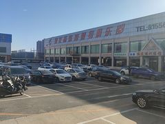 -健龙森俱乐部·游泳·健身·羽毛球综合体育馆