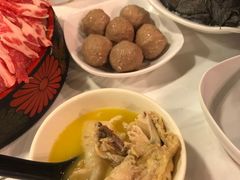 -鲜入围煮花胶鸡海鲜火锅