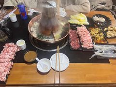 -果松木炭酸菜铜火锅·外婆参鸡汤