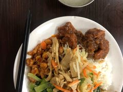 -上海伟杰·捷豹路虎4S店(闵行店)