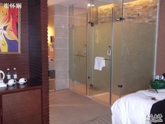 标间内的洗浴间-中铁花水湾温泉酒店(大邑店)