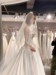 -艾米丽婚纱礼服