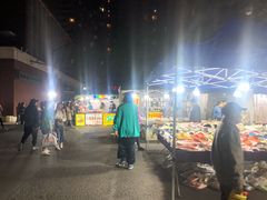 -吴山路夜市
