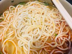 -亮亮面馆(经六路店)