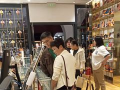 -VENCHI 闻绮(上海佛罗伦萨小镇店)
