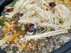 -陆记牛庄·碳锅龙虾烧烤(爱上花园店)