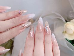 -悦指间美甲美睫
