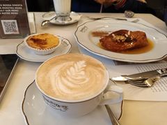 -Majestic Café