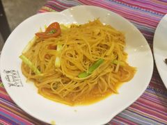 -香巴拉云南餐厅(华莱坞店)