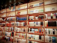 -猫的天空之城概念书店(杭州南宋御街店)