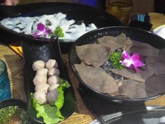 -三人行骨头王火锅(长寿店)
