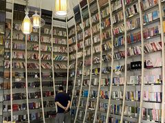 -钟书阁(松江泰晤士小镇店)