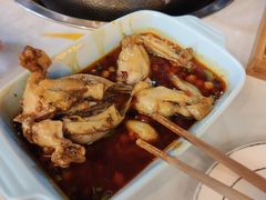 -蛙两只美蛙鱼头火锅(恒茂店)
