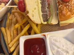 -MADO冰淇淋咖啡馆(淘金店)