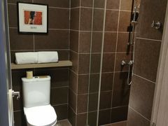 -西安大雁塔科技大学地铁站亚朵酒店