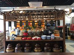 -黄桷树曹家私房菜(江与城店)