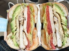 煎鸡肉牛油果贝果-BIG BAGEL(永康路店)