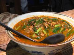 小锅米线-缘生态云南菜·野生菌庭院餐厅(华侨城店)