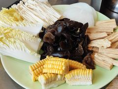 -潮界(LU·ONE凯德晶萃广场店)