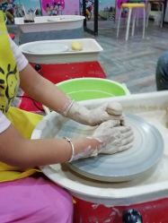-泥娃娃DIY陶吧(易生活购物公园店)