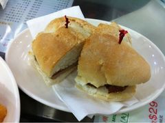 猪扒包-义顺牛奶公司(庇利金街店)