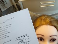 -金夫人化妆摄影职业培训学校