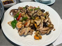 -鑫渔港海鲜本地菜·山海关浑锅(东戴河店)