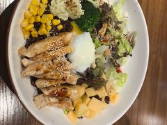 -POKEE VIA&Brunch·维娅(重庆来福士店)