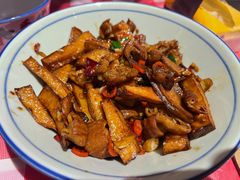 腊肥肠炒杏鲍菇-荆九爷爆炒桥头三嫩(浙大店)