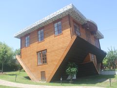 -金山农民画村-枫泾波兰倒置屋