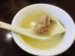 -绿色墨脱石锅城