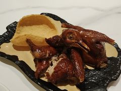 招牌亚麻籽烧乳鸽-粤食堂(天津和悦汇店)