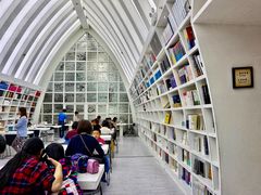 -钟书阁(松江泰晤士小镇店)