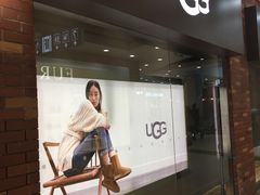 -UGG(燕莎奥特莱斯购物中心店)
