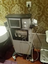 -卡尔诗·科技美肤连锁