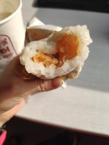 永和大王(南京路店)-"吃了两次永和大王的饭团,都是甜味的,个人.
