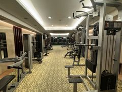 -深圳富苑皇冠假日套房酒店