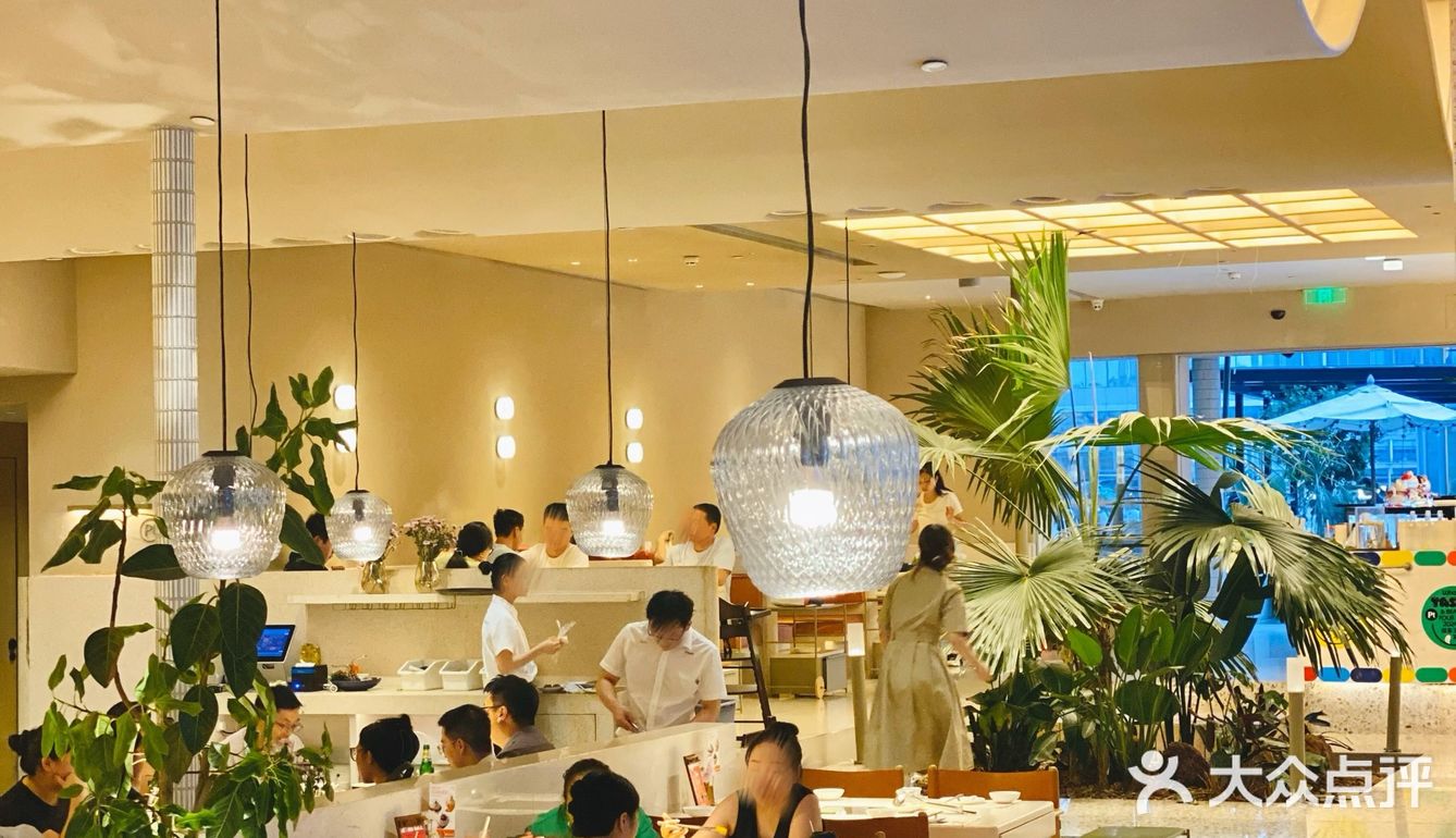 来IFS看花花🐼吃波龙🦞冬阴功火锅啦~