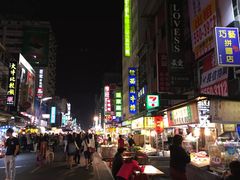 -六合夜市