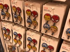 -名创优品(北京新中关购物中心地铁层店)
