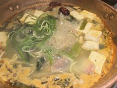 -洱火云南酸菜牛肉火锅(石景山当代商城店)