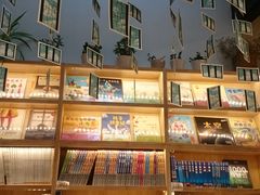 -猫的天空之城概念书店(杭州南宋御街店)